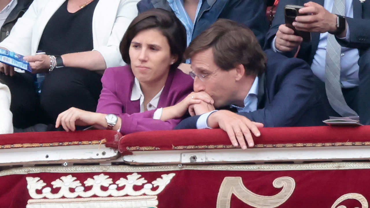 Teresa Urquijo y Almeida en la plaza de toros.