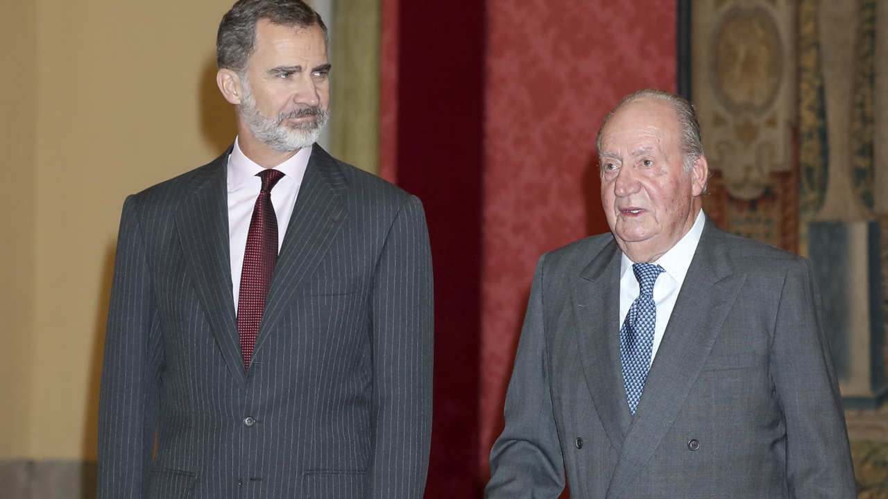 El Rey Felipe y Don Juan Carlos, en una foto de archivo. 