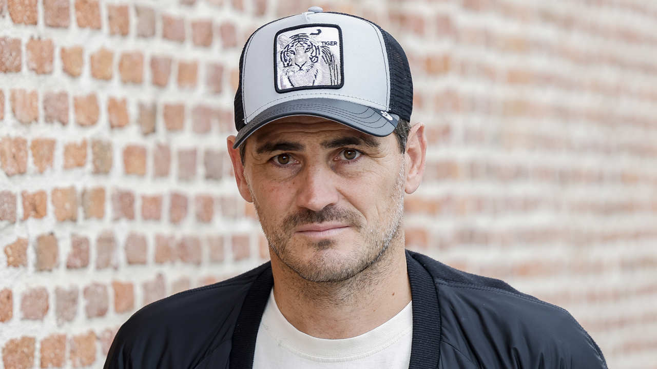 Iker Casillas con una gorra