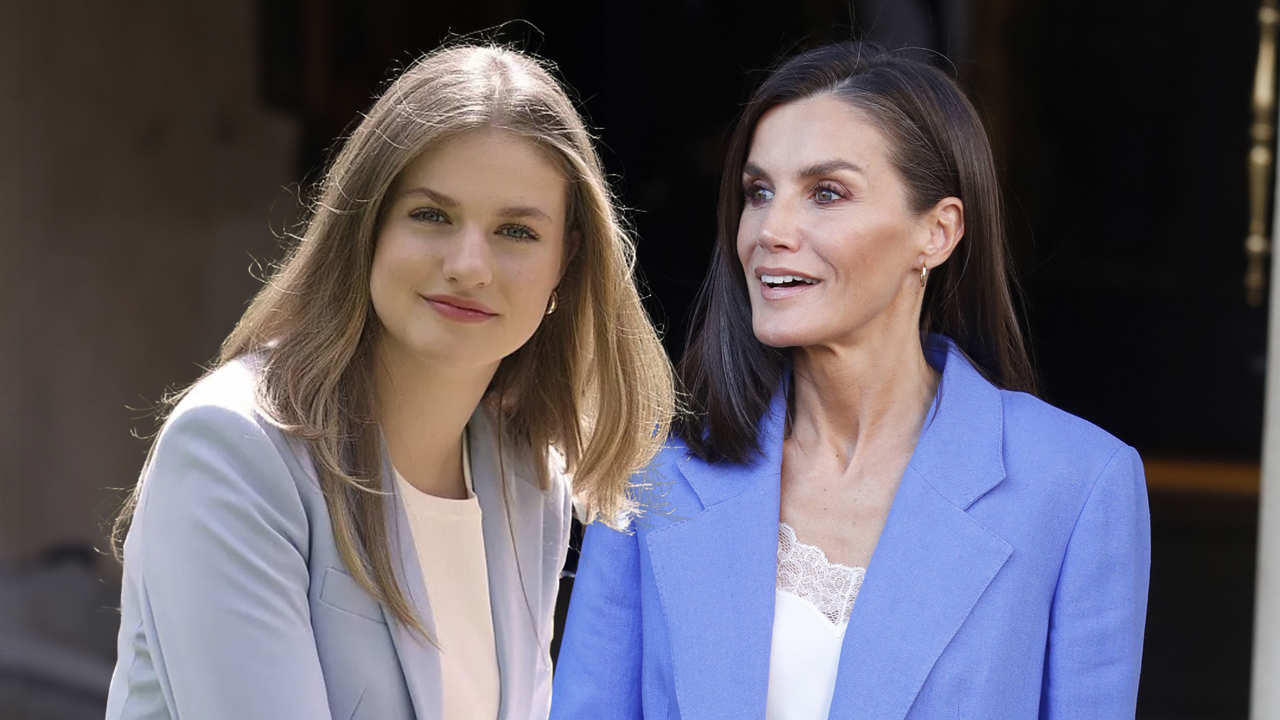 La Reina Letizia se apunta a la tendencia 'blazer' de su hija Leonor con una chaqueta de El Corte Inglés