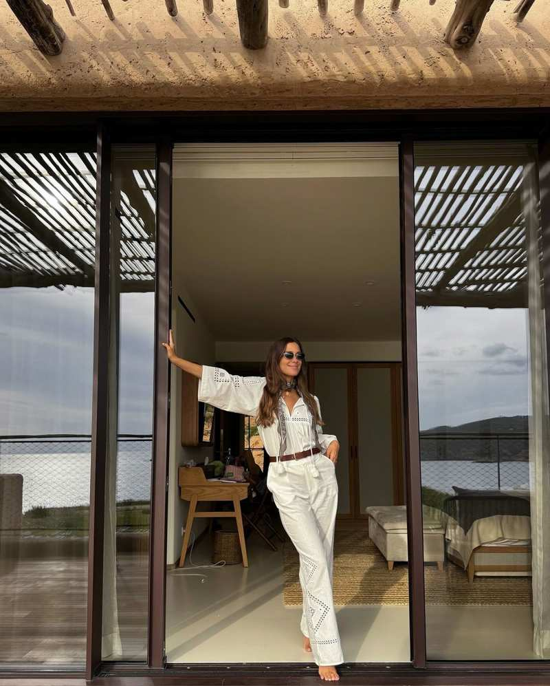 El total white look de María Pombo durante su último viaje a Ibiza 