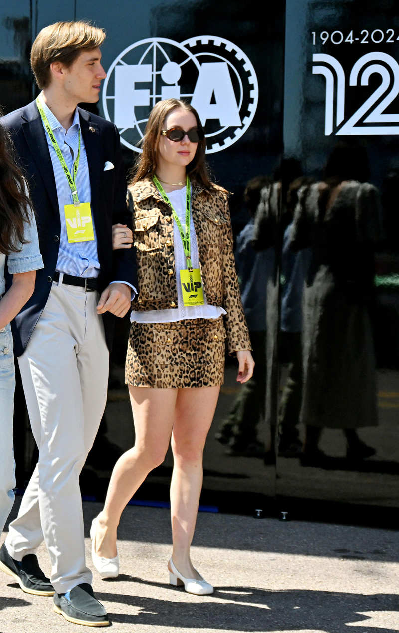 Alexandra de Hannover asiste con un total look de leopardo firmado por Celine al Gran Premio de Mónaco 2024