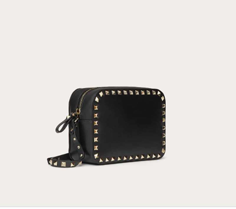 El bolso 'Rockstud' de Valentino completamente agotado que vuelve a ser tendencia