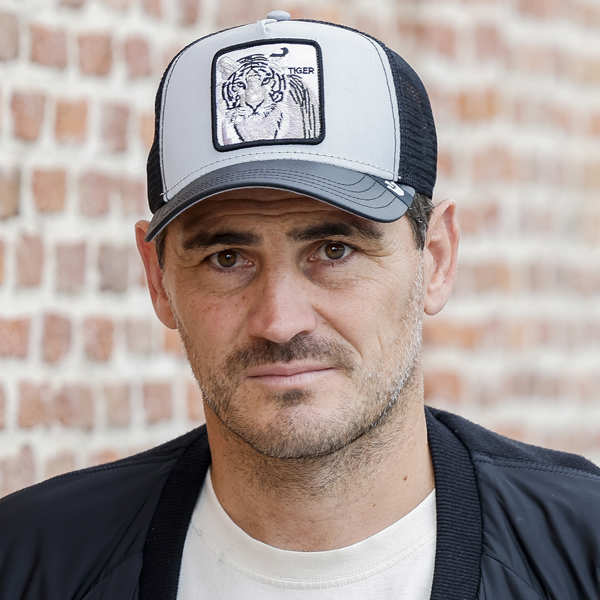 Iker Casillas con una gorra