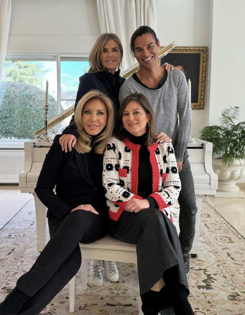 Julio José Iglesias, Chábeli, Susana Uribarri y Norma Duval en la casa de esta última