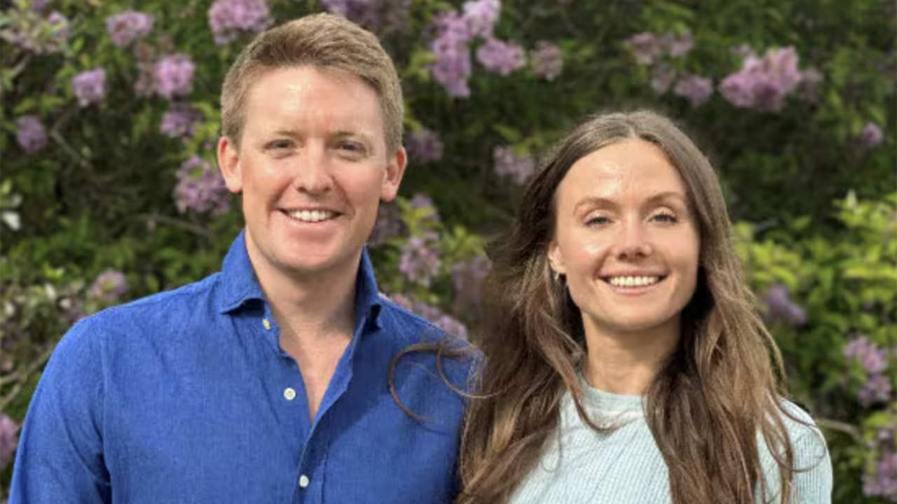 Hugh Grosvenor y Olivia Henson