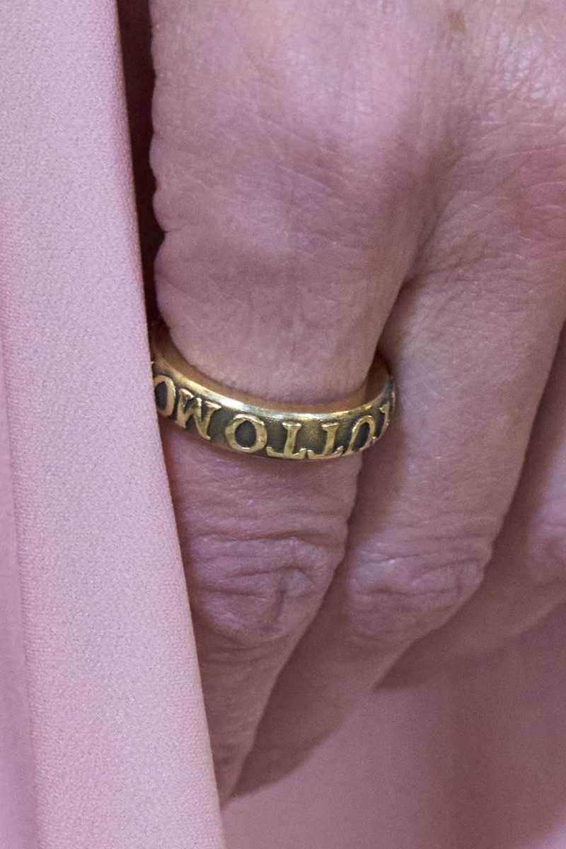 El anillo de Letizia que dice "el amor todo lo puede"