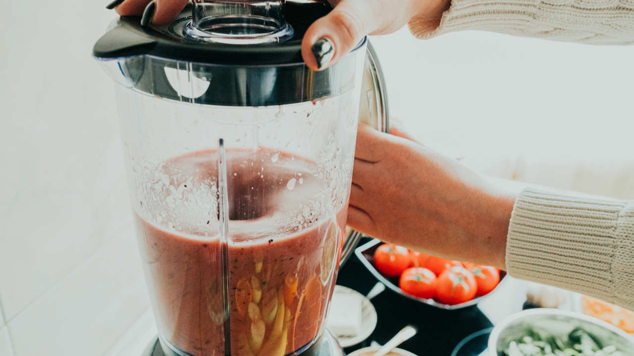 ¿Qué batidora debes comprarte si quieres hacer el mejor gazpacho de tu vecindario? Te mostramos las más valoradas en Amazon