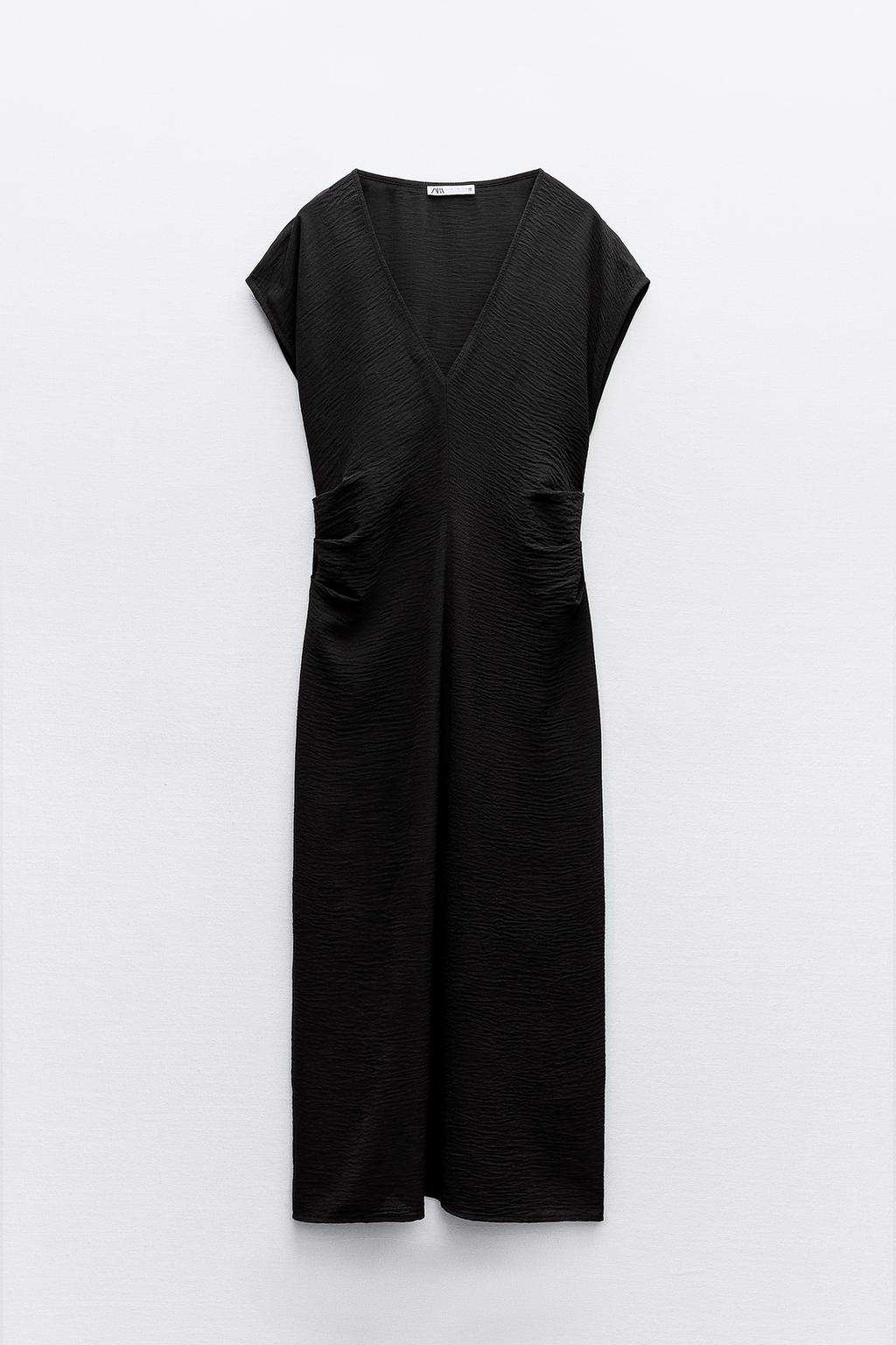 Vestido fluido frunces de Zara 19,95 euros