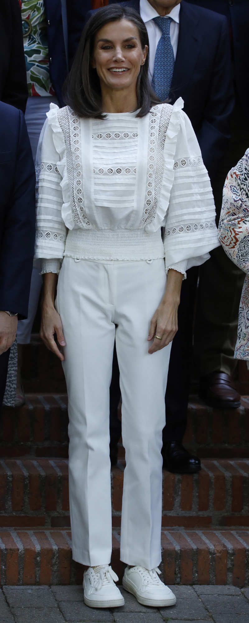 La Reina Letizia con zapatillas nuevas Ohne Project