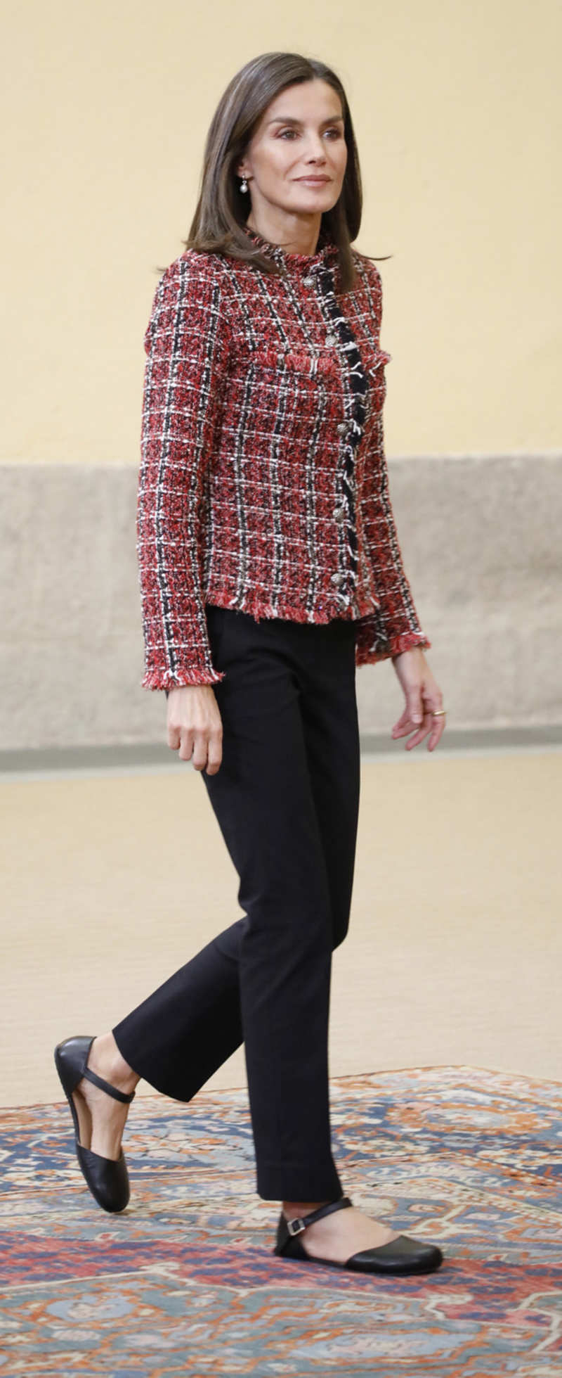 La Reina Letizia, con chaqueta de tweed solidaria