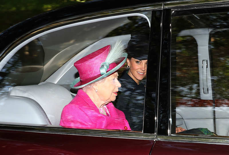 Kate Middleton y la reina Isabel en una foto de archivo.