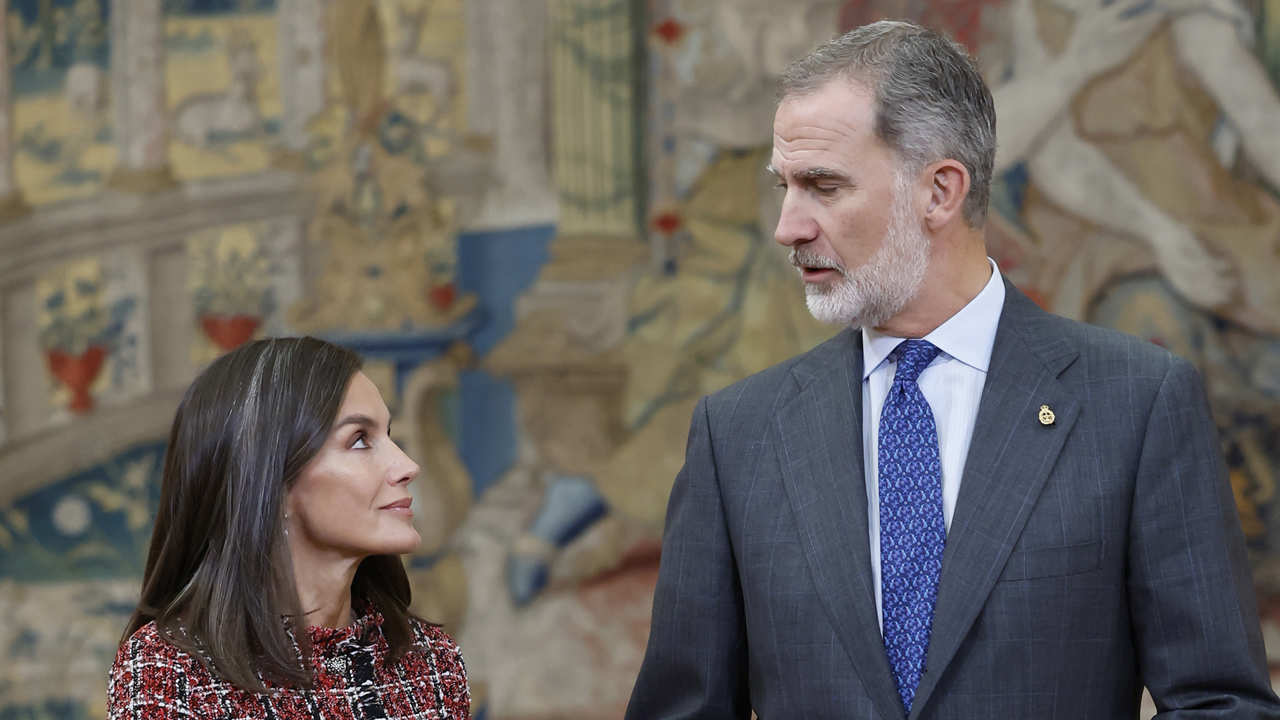 La Reina Letizia y el Rey Felipe mirándose