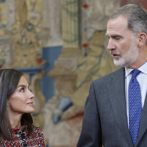 La Reina Letizia y el Rey Felipe mirándose