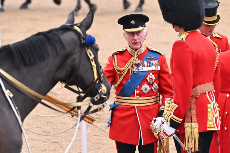 Carlos III durante el Trooping the Colour. 