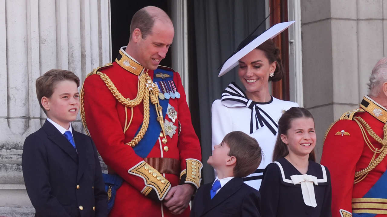 Kate Middleton junto a sus hijos y el Príncipe Guillermo. 