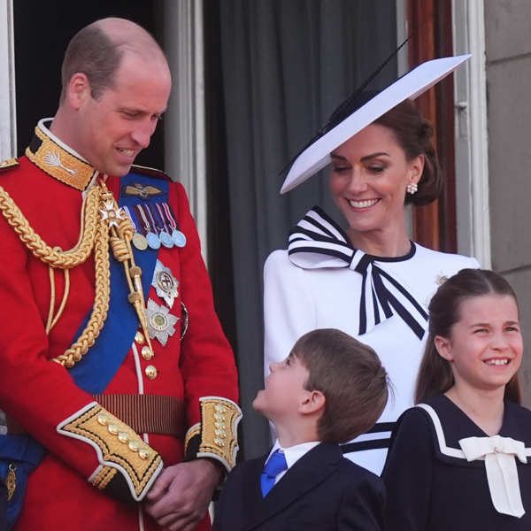 Kate Middleton junto a sus hijos y el Príncipe Guillermo. 
