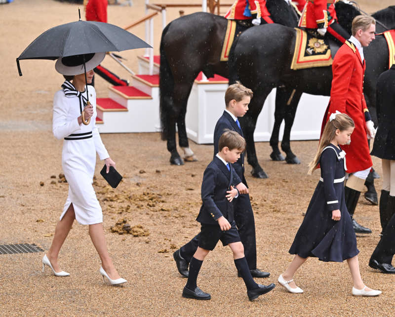 Kate Middleton y sus hijos en el Trooping the colour. 