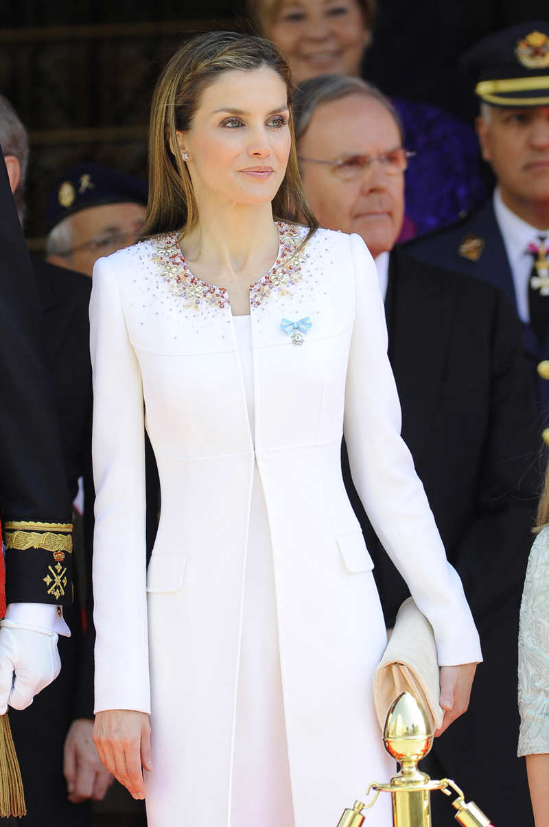 El abrigo de la Reina Letizia llevaba cristales de Swarovski
