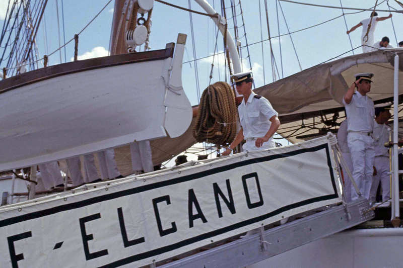 Felipe VI en el buque Juan Sebastián Elcano. 