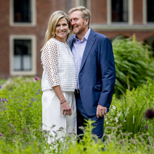 Guillermo y Máxima de Holanda en un posado oficial.