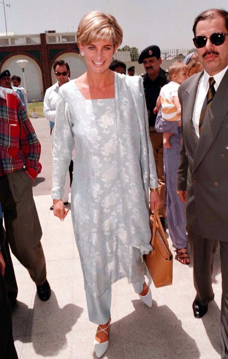 Diana en Lahore (Pakistán) en 1997