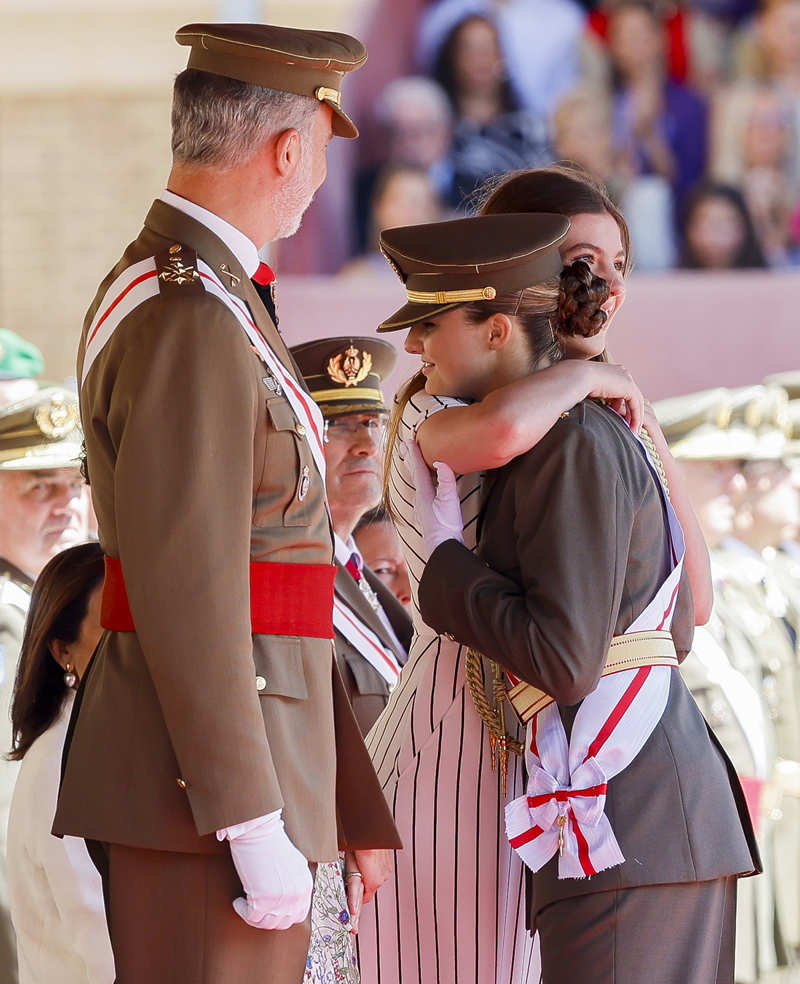 La Princesa Leonor y la Infanta Sofía se funden en un tierno abrazo de hermanas
