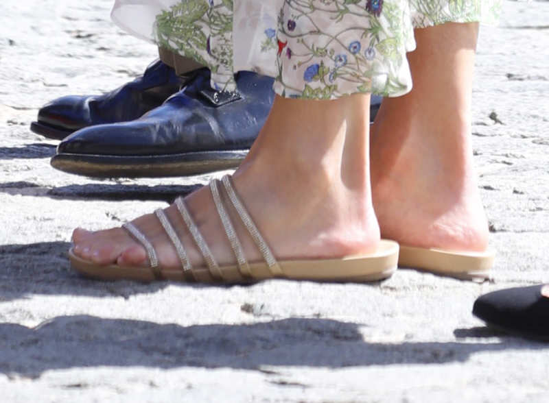 Las sandalias de strass de Letizia son de Pedro García