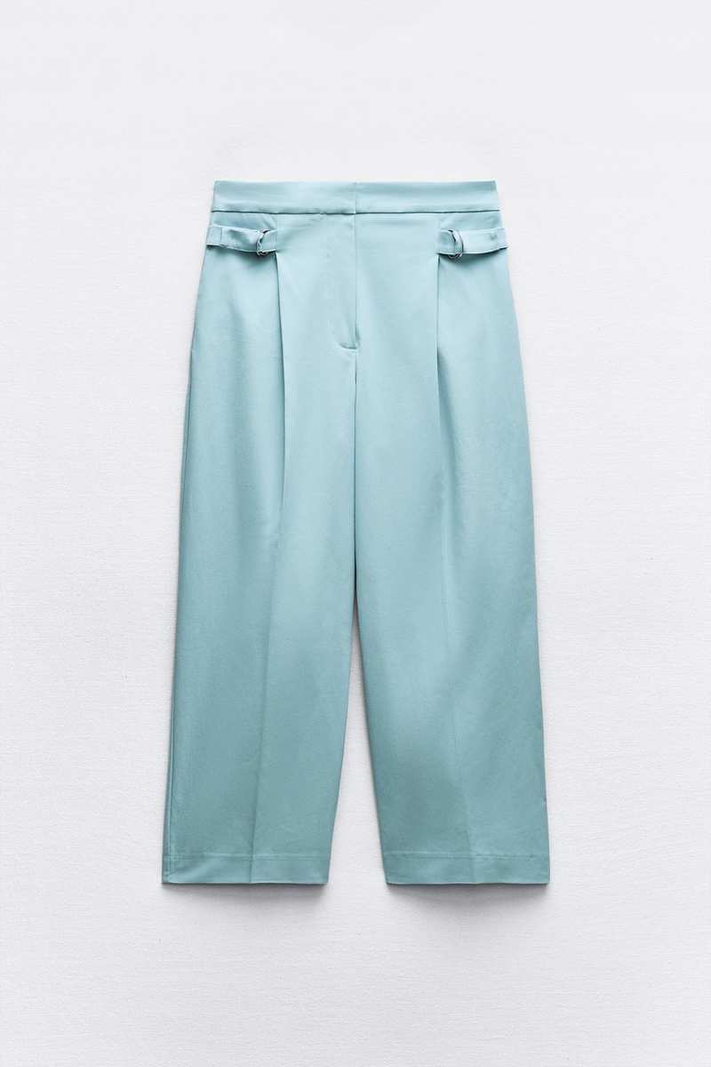 Pantalón culotte hebillas laterales de Zara 25,99 euros