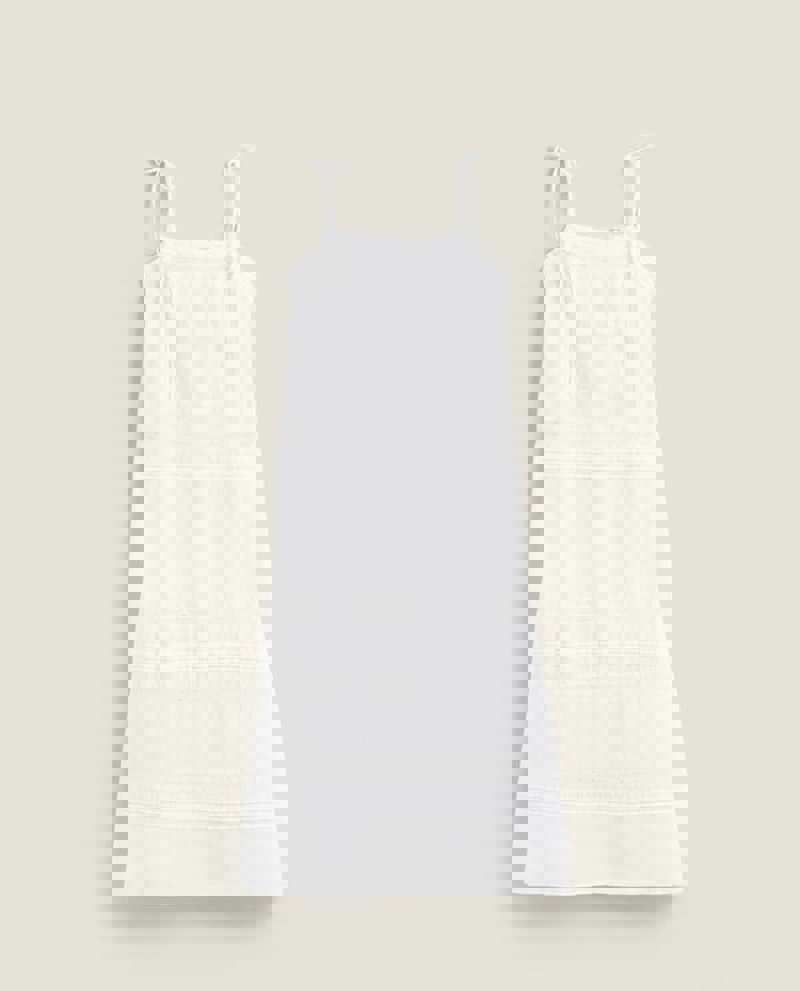 Camisón tirantes puntilla de Zara Home 39,99 euros 