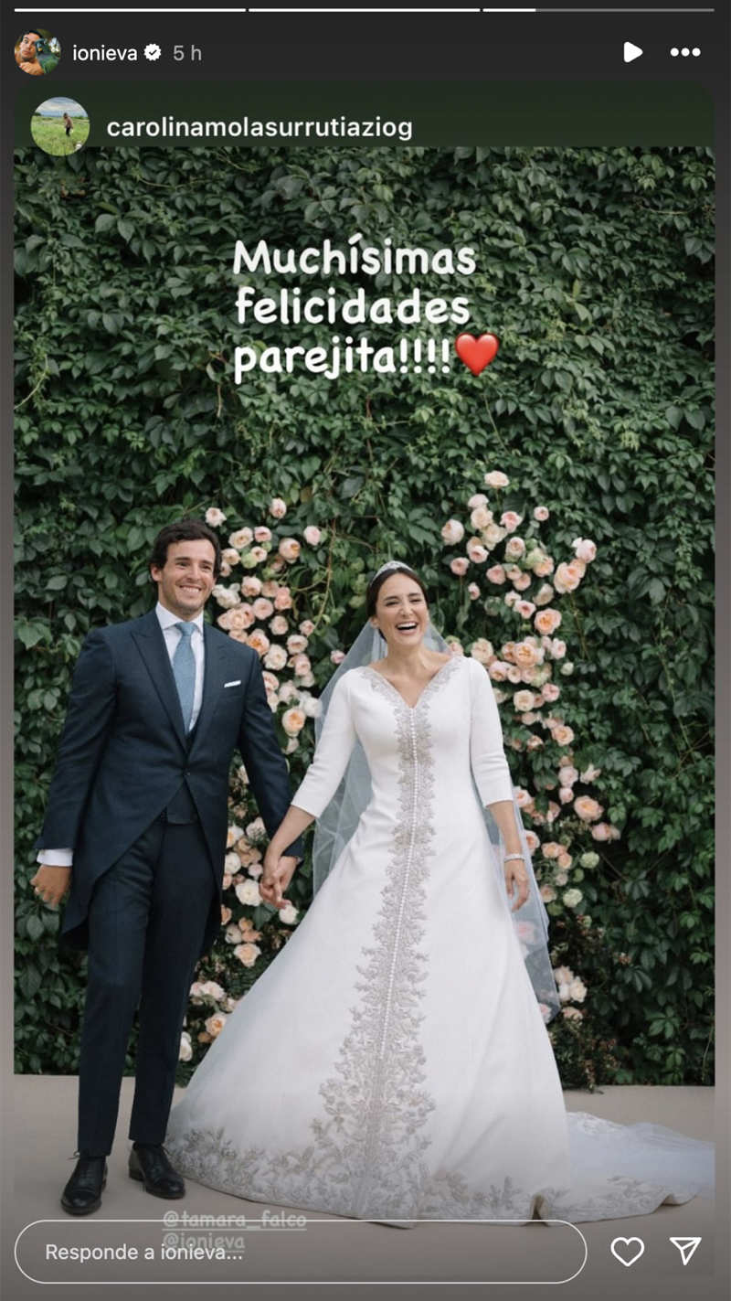 Carolina Molas felicita a Íñigo Onieva y a Tamara Falcó por su aniversario