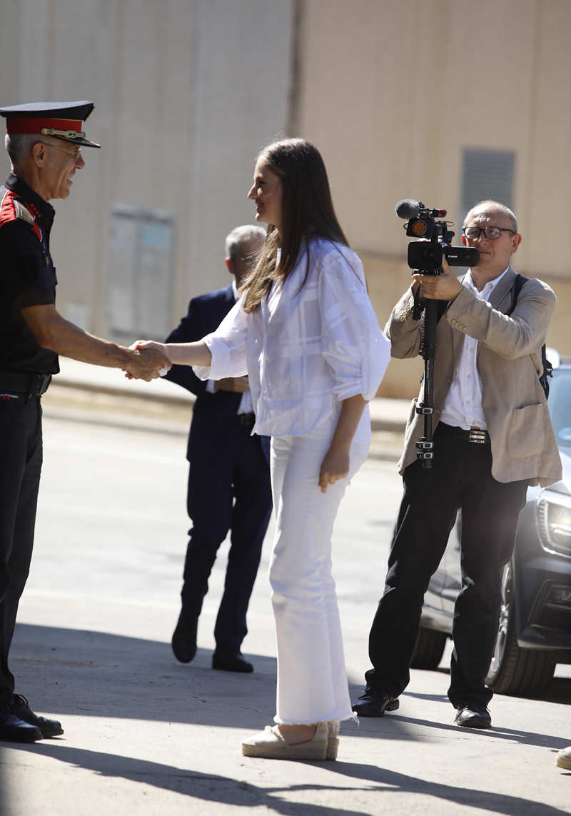 La Princesa Leonor vestida de blanco