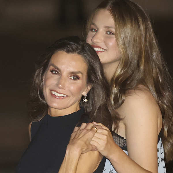 portada la Reina Letizia y la Princesa Leonor