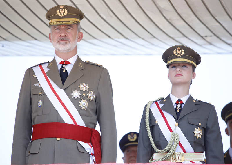 El Rey Felipe y la Princesa Leonor, en un acto militar en solitario