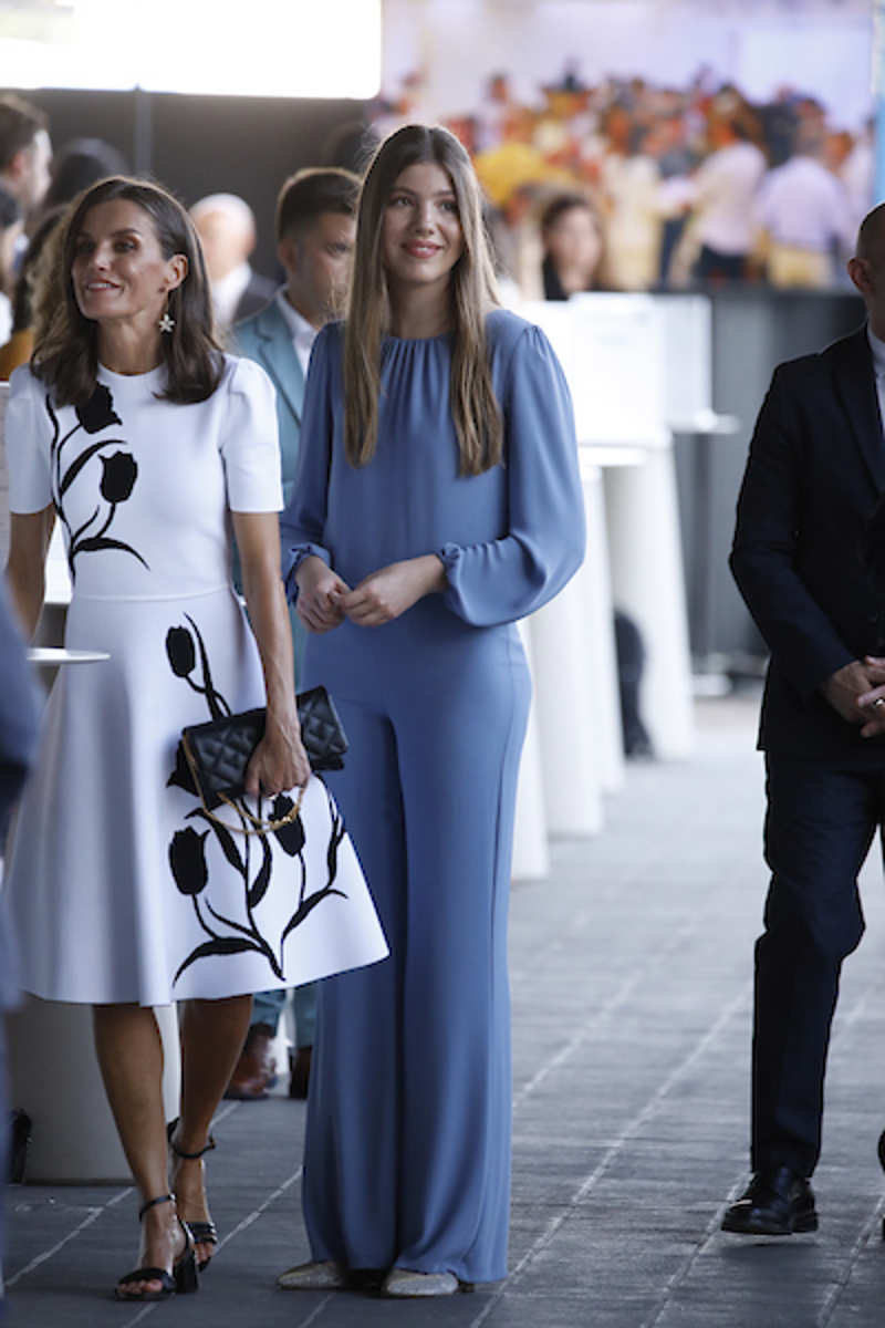 La Infanta Sofía estrena en los Premios Princesa de Girona el conjunto perfecto para las noches de verano