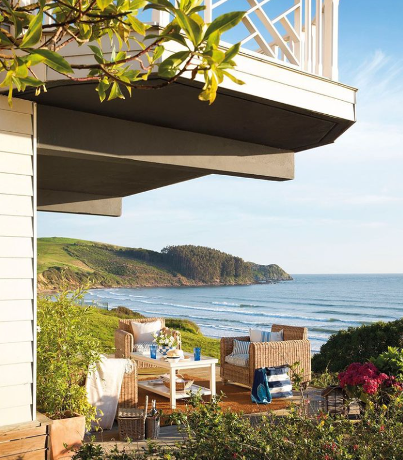 La zona exterior de Casa Rumoros en Cantabria. 