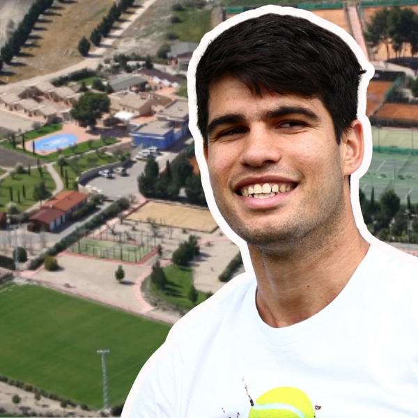 Así es la modesta casita de madera donde vive Carlos Alcaraz, el campeón español que se disputa Wimbledon 2024