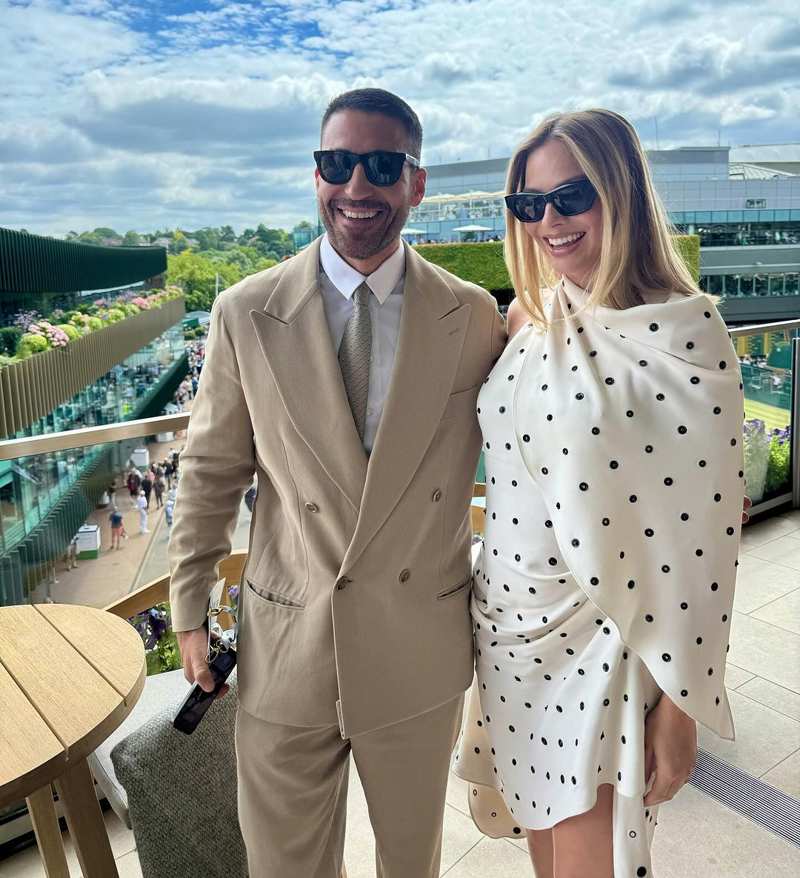 Miguel Ángel Silvestre y Margot Robbie posan juntos en Wimbledon