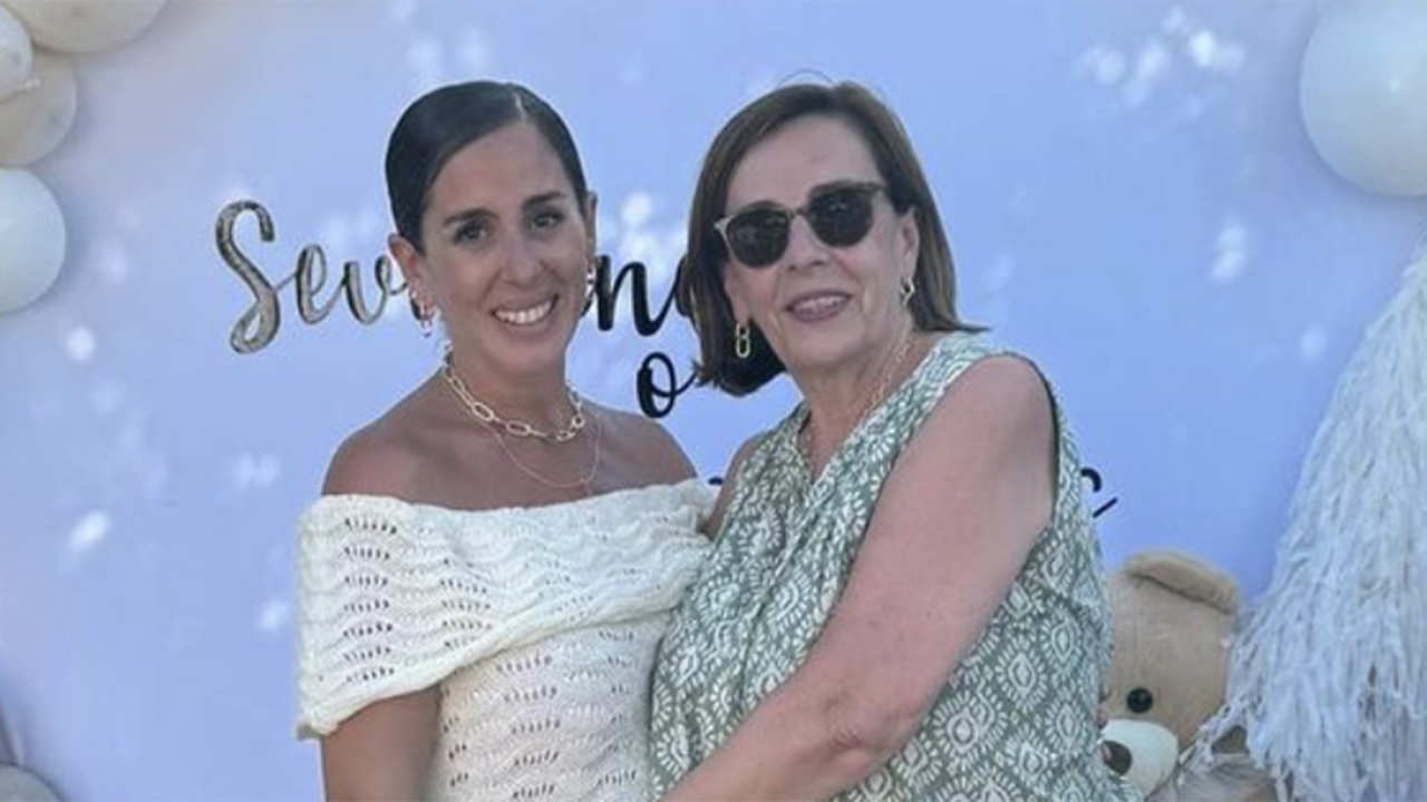 Anabel Pantoja y Merchi en una fiesta