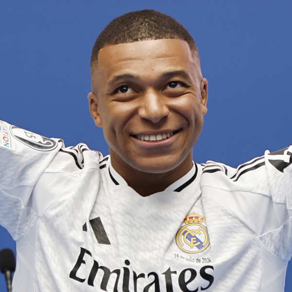 Kylian Mbappé en su presentación con el Real Madrid