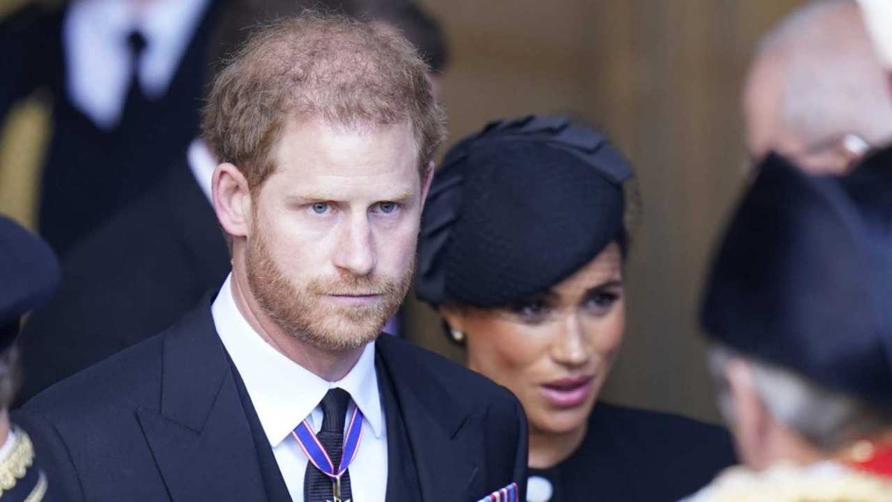 Meghan y Harry en el funeral de Isabel II. 