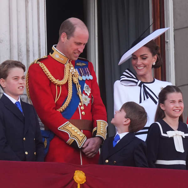 Kate Middleton junto a sus hijos y el Príncipe Guillermo. 