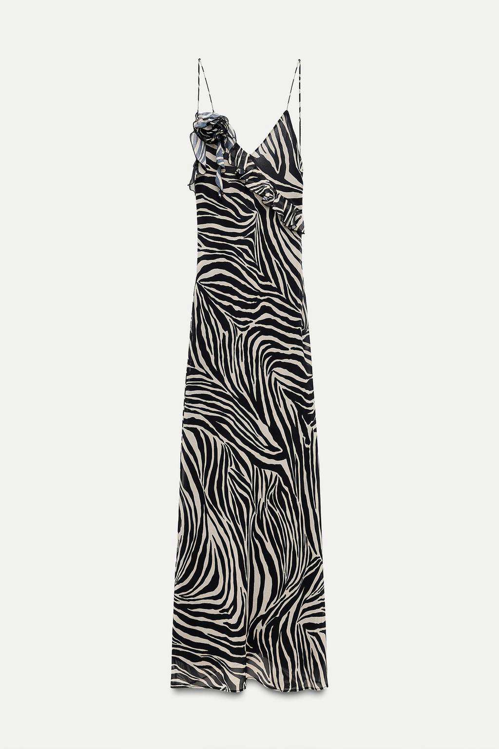 Vestido largo estampado animal de volantes de Zara 39,95 euros