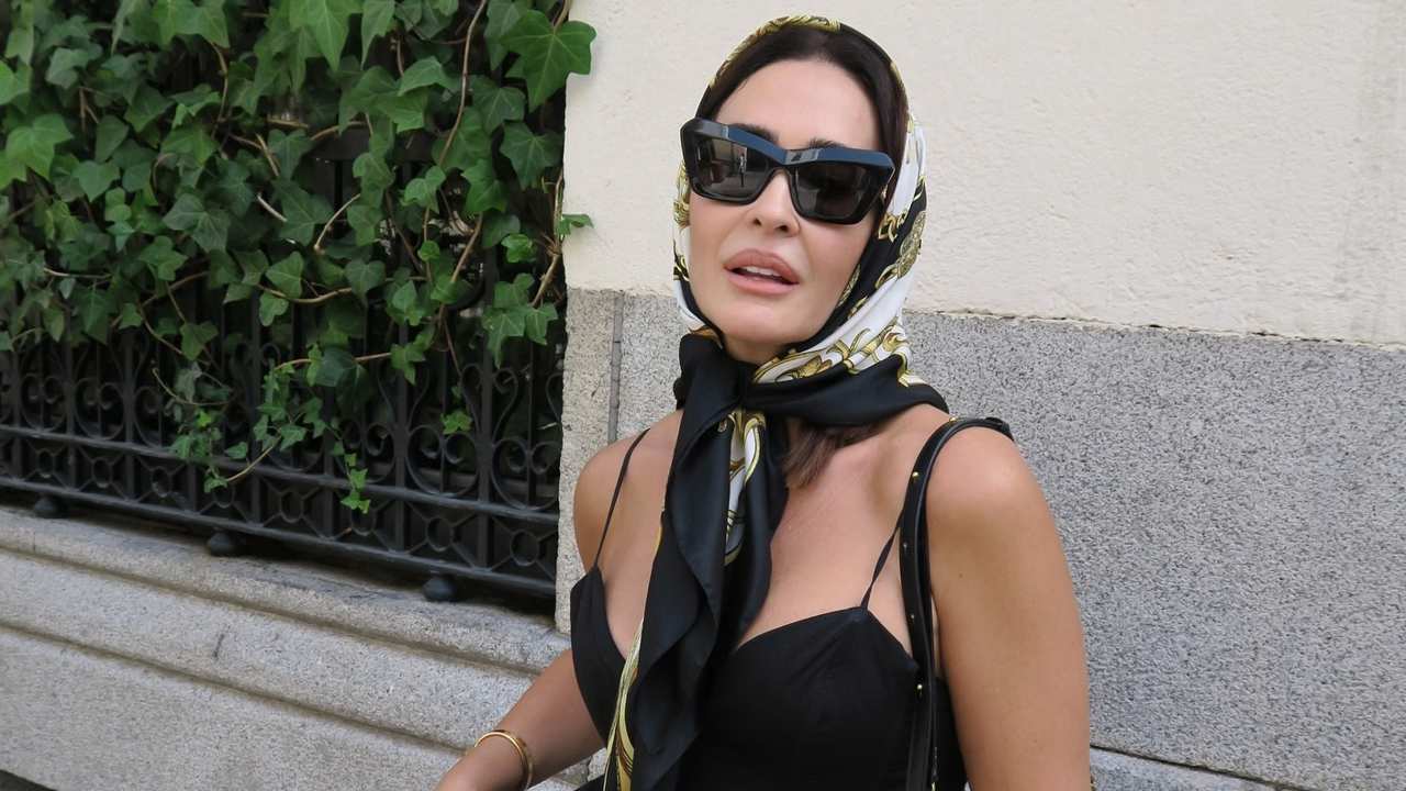 Vicky Martín Berrocal sorprende con su último lookazo de paseo y estrena el capazo que llevaría la Reina Letizia