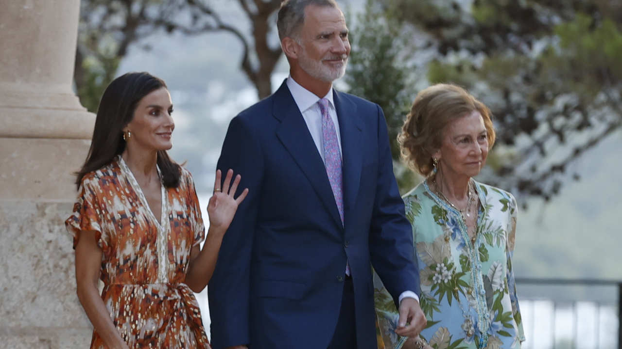 Los Reyes, Felipe y Letizia, y la reina Sofía.