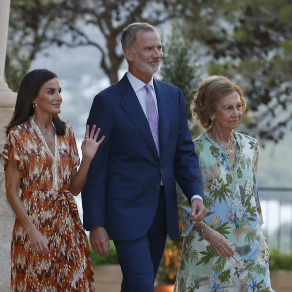 Los Reyes, Felipe y Letizia, y la reina Sofía.