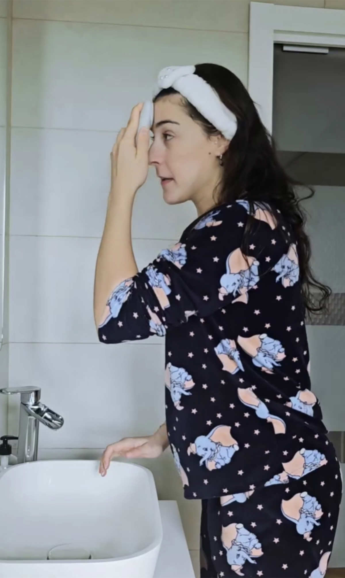 Carolina Marín en su baño