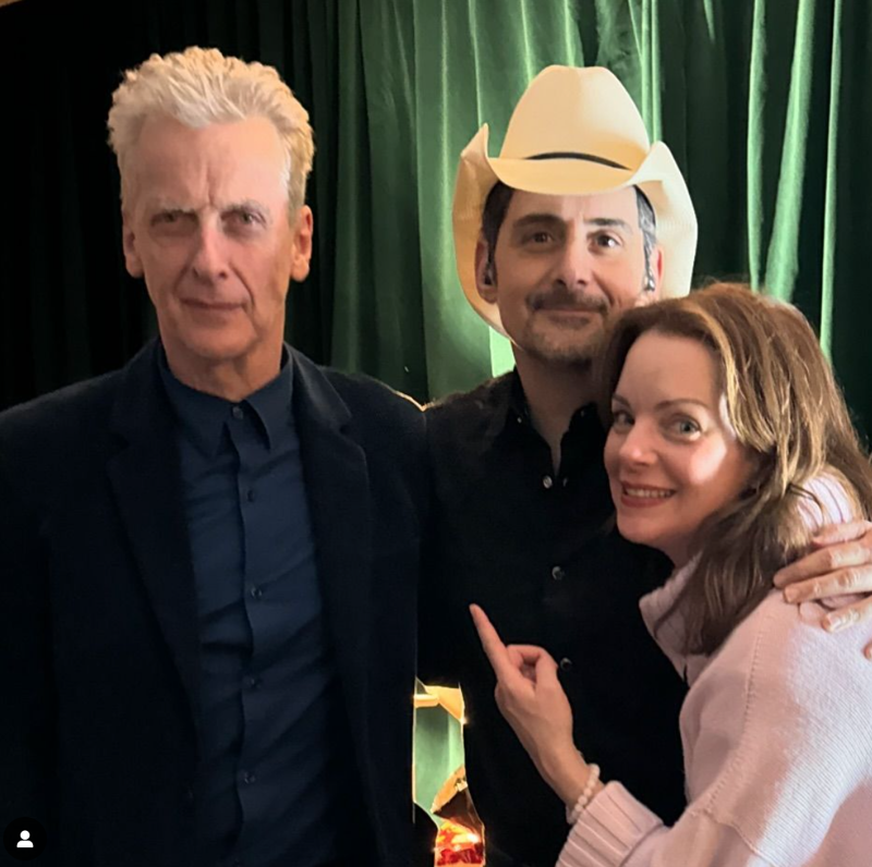 Kimberly Williams junto a su marido y el actor Peter Capaldi