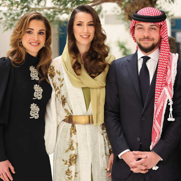 Rania de Jordania junto a su hijo, nuera y el Rey Abdalá