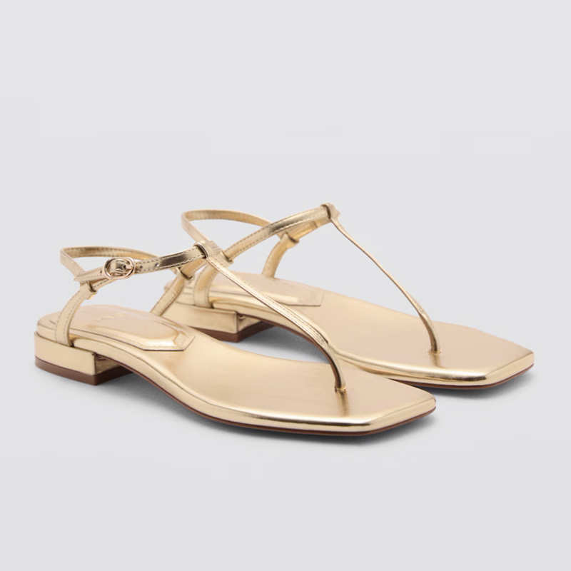 Sandalias tiras metalizadas de Mango 29,99 euros 